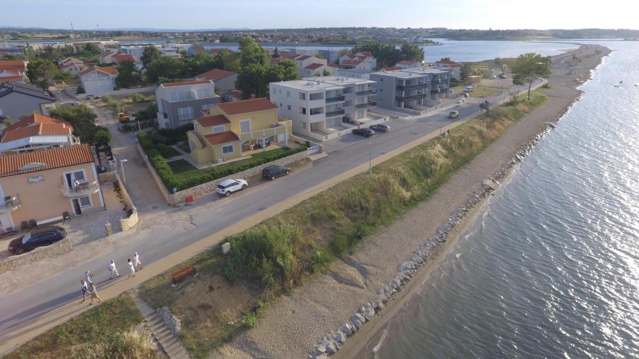Apartment Lea Nin Bagian luar foto